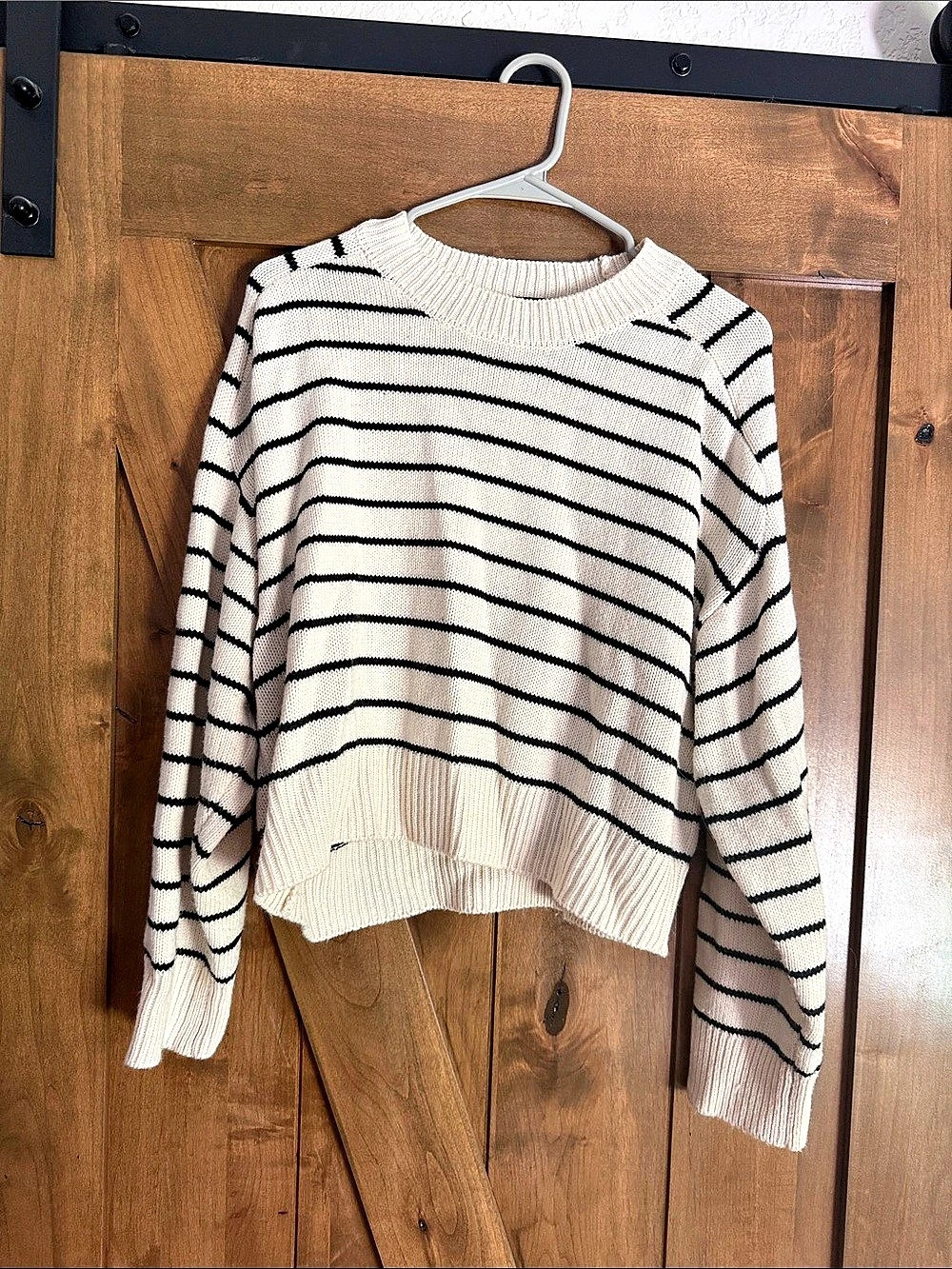 Tahari Striped Crewneck Sweater Cream & Black Large